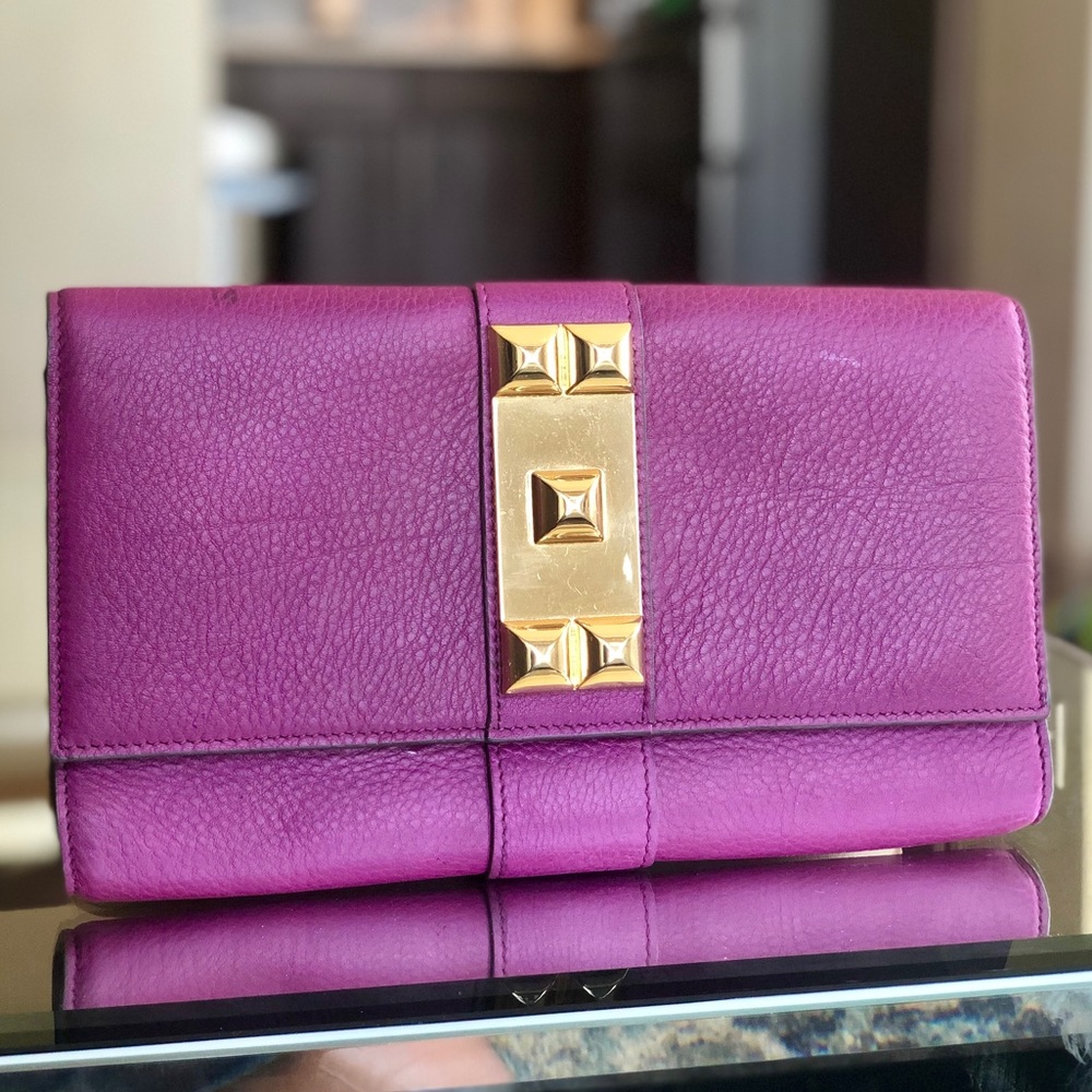 Vince Camilo Clutch